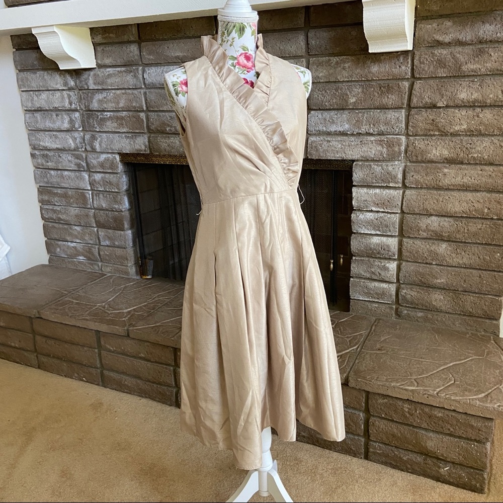 JESSICA HOWARD CHAMPAGNE SLEEVELESS DRESS SIZE 8 - Picture 2 of 10